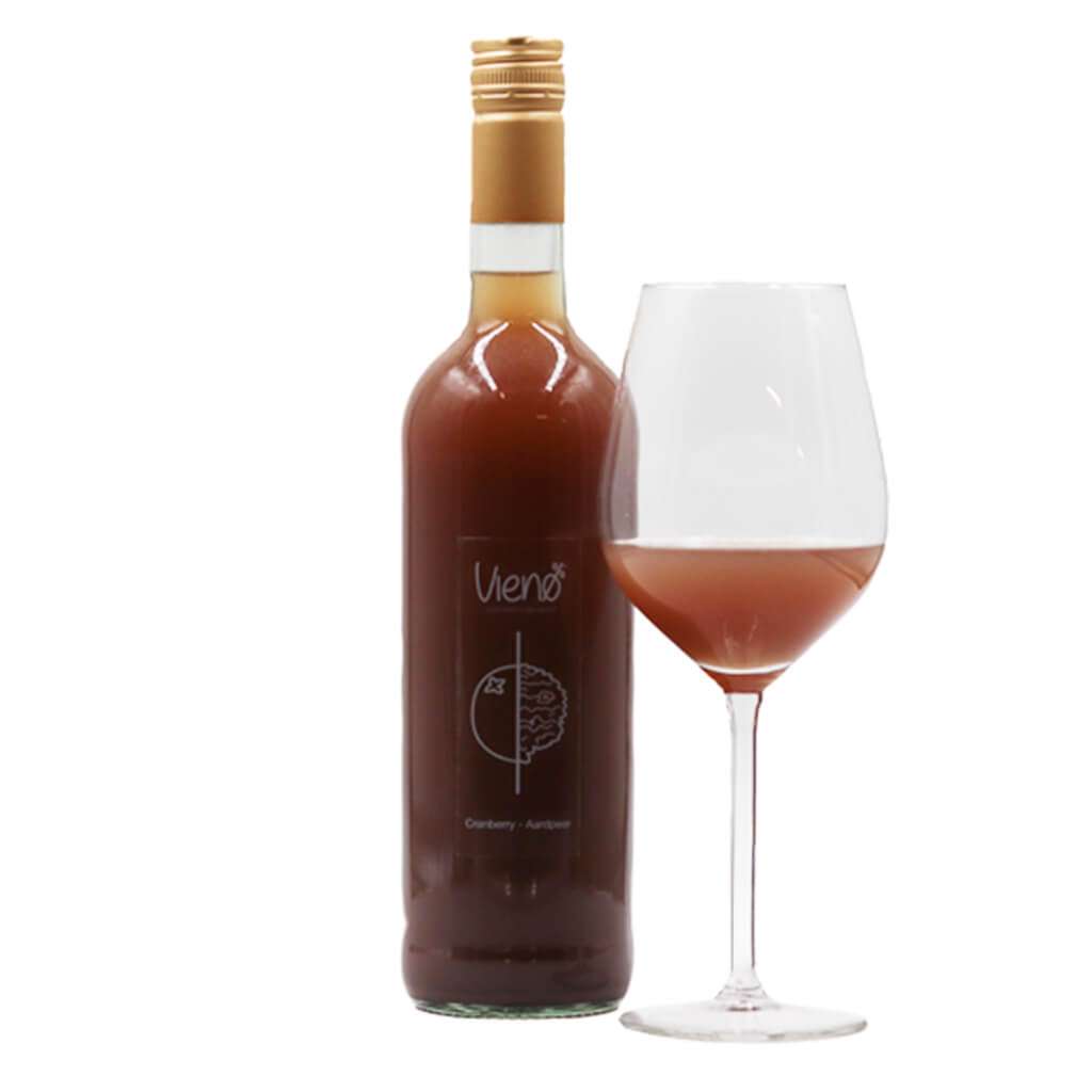 Vien0% Cranberry - Aardpeer fles en ingrediënten met wijnglas